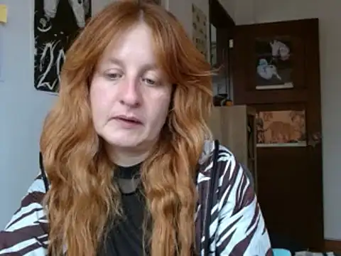 Snapshot of ViioletaMora chatting on 05-18-26, 08:47 ViioletaMora online show from 05-18-26, 08:47