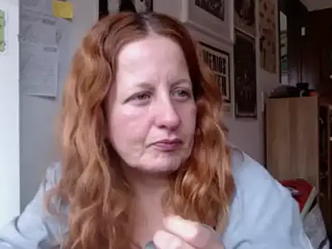 Snapshot of ViioletaMora chatting on 06-12-26, 04:50 ViioletaMora online show from 06-12-26, 04:50