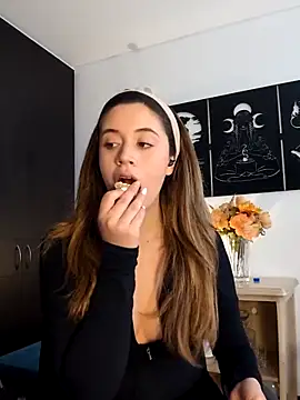 Snapshot of maliciaworld chatting on 10-04-25, 03:32 maliciaworld online show from 10-04-25, 03:32