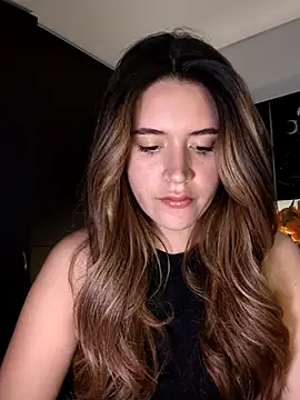 Snapshot of maliciaworld chatting on 10-18-25, 09:04 maliciaworld online show from 10-18-25, 09:04