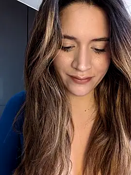 maliciaworld online show from 12-16-25, 06:13