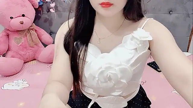 Snapshot of Funikio chatting on 10-29-25, 01:19 Funikio online show from 10-29-25, 01:19