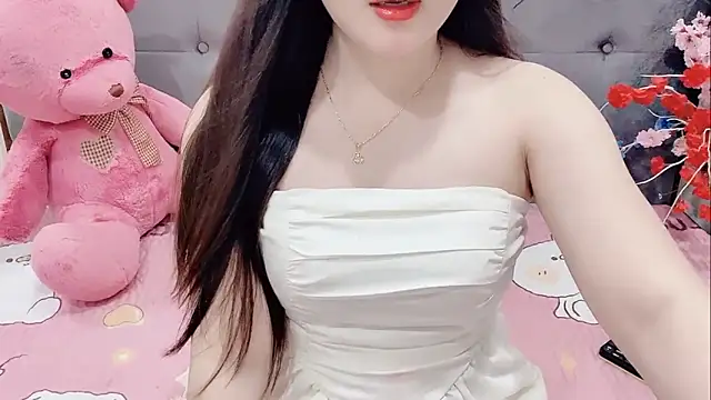 Snapshot of Funikio chatting on 11-08-25, 02:17 Funikio online show from 11-08-25, 02:17