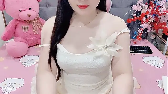 Snapshot of Funikio chatting on 12-05-25, 02:31 Funikio online show from 12-05-25, 02:31