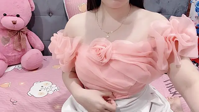 Funikio online show from 04-26-26, 01:47