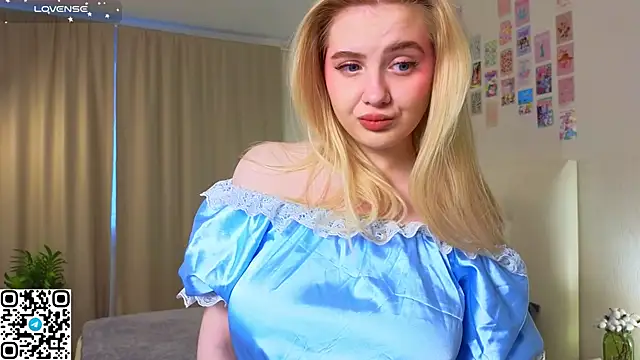 Snapshot of oliviabr0wn0 chatting on 11-07-25, 02:11 oliviabr0wn0 online show from 11-07-25, 02:11