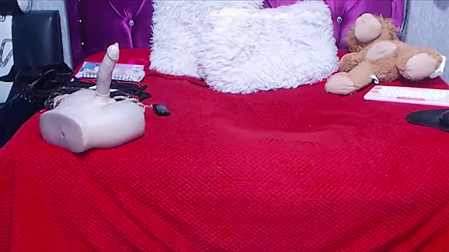 AyshaScott online show from 11-08-25, 12:16