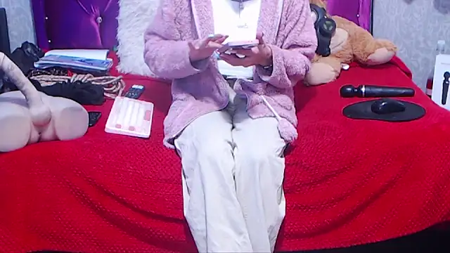 AyshaScott online show from 12-16-25, 12:54