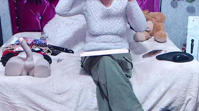 AyshaScott online show from 04-18-26, 02:54