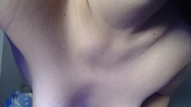 Snapshot of Melody_phillips2 chatting on 11-18-25, 11:03 Melody phillips2 online show from 11-18-25, 11:03