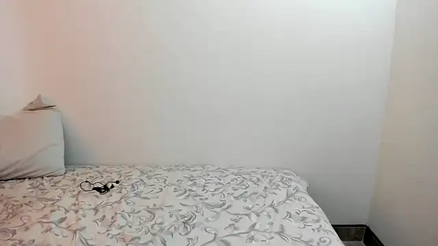 Snapshot of MonicaGarcia_ chatting on 02-20-25, 06:24 MonicaGarcia online show from 02-20-25, 06:24