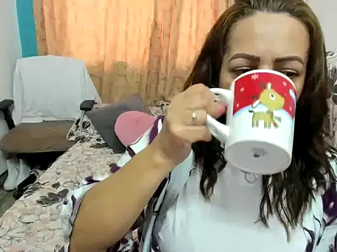 Snapshot of MonicaGarcia_ chatting on 10-11-25, 07:23 MonicaGarcia online show from 10-11-25, 07:23