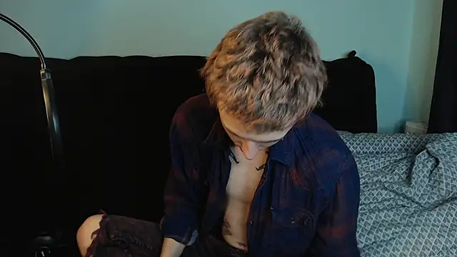 Snapshot of axxxturel chatting on 12-02-24, 01:25 axxxturel online show from 12-02-24, 01:25