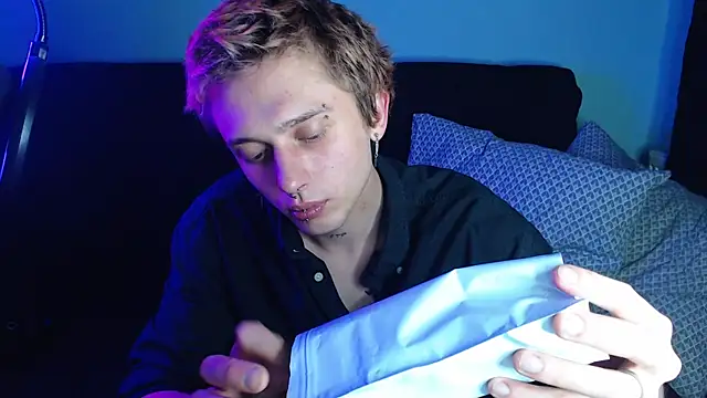 Snapshot of axxxturel chatting on 12-13-24, 12:09 axxxturel online show from 12-13-24, 12:09