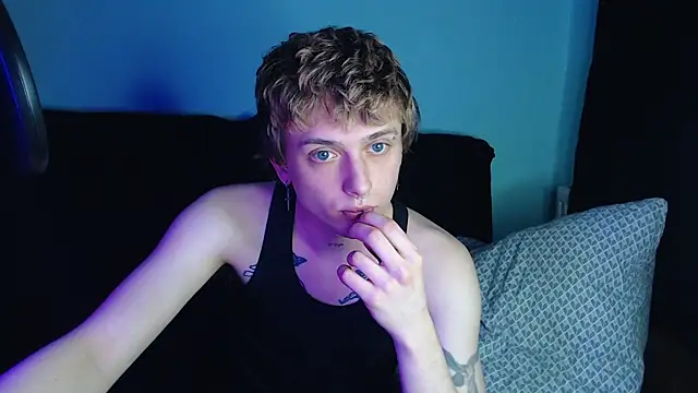 Snapshot of axxxturel chatting on 02-22-25, 03:01 axxxturel online show from 02-22-25, 03:01