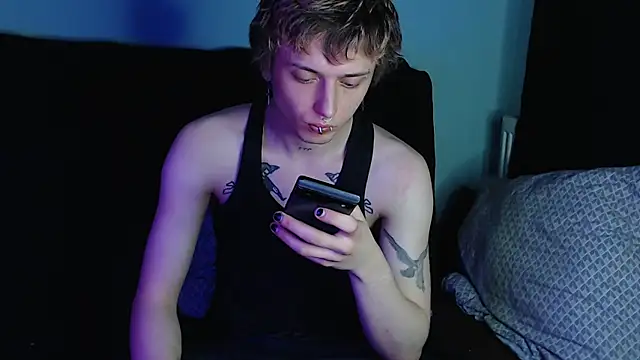 Snapshot of axxxturel chatting on 02-28-25, 02:20 axxxturel online show from 02-28-25, 02:20