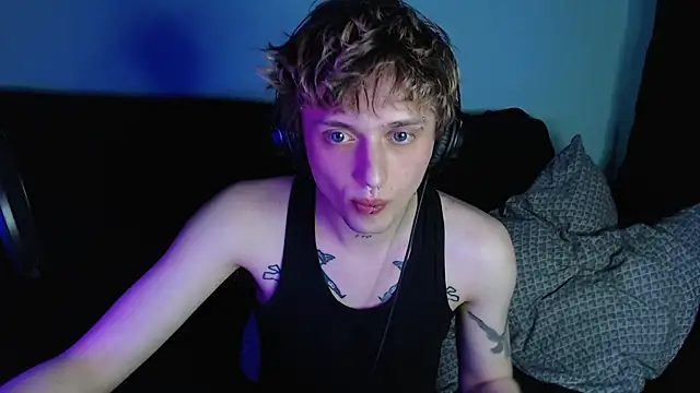 Snapshot of axxxturel chatting on 03-16-25, 02:32 axxxturel online show from 03-16-25, 02:32