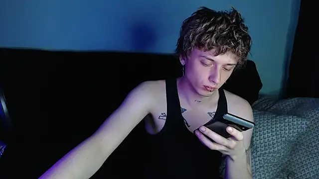 Snapshot of axxxturel chatting on 03-17-25, 08:19 axxxturel online show from 03-17-25, 08:19