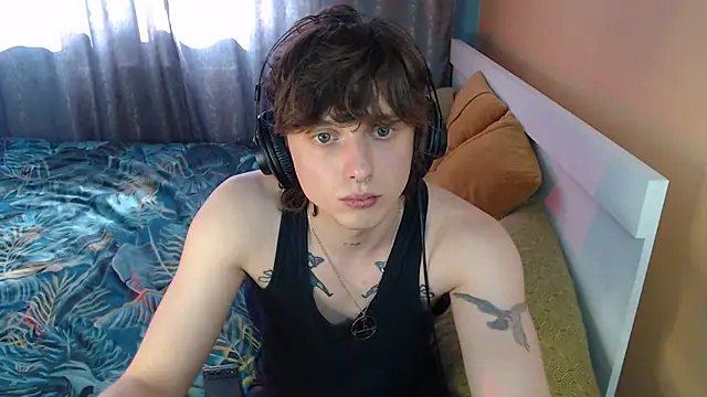 Snapshot of axxxturel chatting on 09-21-25, 12:07 axxxturel online show from 09-21-25, 12:07