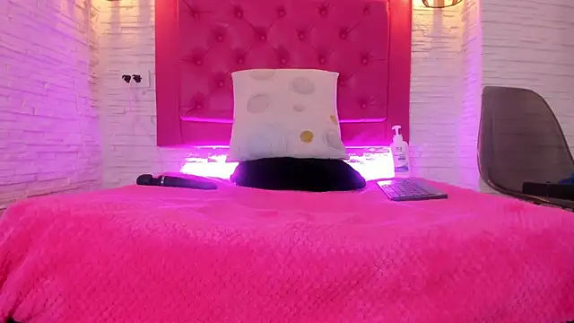 mia 099 online show from 03-15-25, 08:10