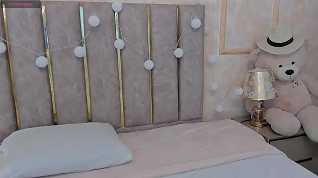 Snapshot of Cheerrysweett chatting on 12-12-24, 12:33 Cheerrysweett online show from 12-12-24, 12:33