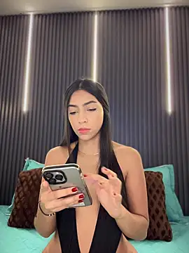 Snapshot of Ema_azel chatting on 12-16-25, 01:38 Ema azel online show from 12-16-25, 01:38