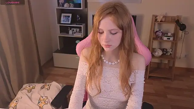 Snapshot of rara_ruru chatting on 03-16-25, 06:42 rara ruru online show from 03-16-25, 06:42