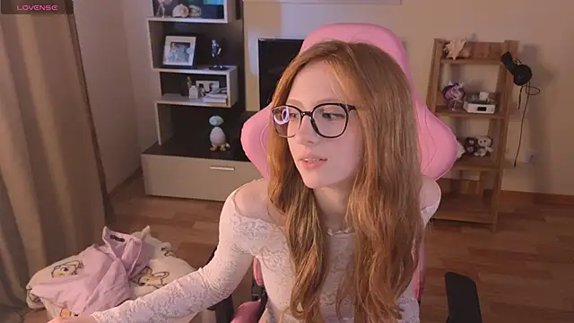 Snapshot of rara_ruru chatting on 03-16-25, 09:49 rara ruru online show from 03-16-25, 09:49