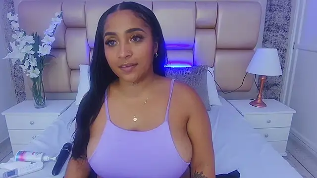 Snapshot of KateVenegas chatting on 01-19-25, 11:10 KateVenegas online show from 01-19-25, 11:10