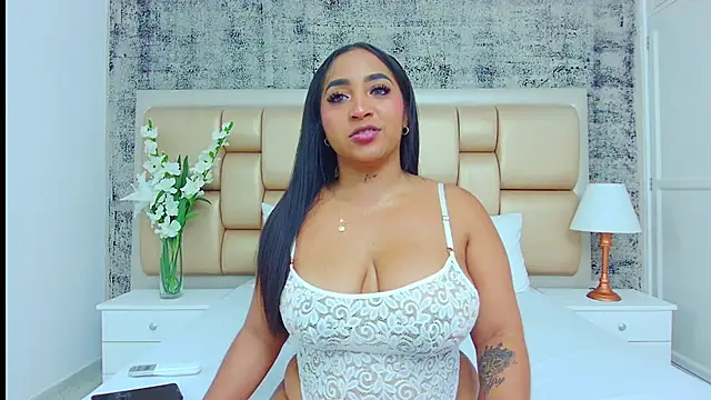 Snapshot of KateVenegas chatting on 02-08-25, 08:21 KateVenegas online show from 02-08-25, 08:21