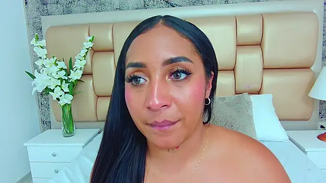 Snapshot of KateVenegas chatting on 02-25-25, 11:00 KateVenegas online show from 02-25-25, 11:00