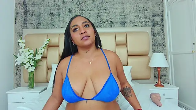 Snapshot of KateVenegas chatting on 03-02-25, 08:40 KateVenegas online show from 03-02-25, 08:40