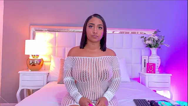 Snapshot of KateVenegas chatting on 09-14-25, 07:35 KateVenegas online show from 09-14-25, 07:35