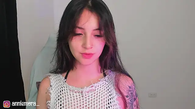 Snapshot of annie_mora chatting on 01-24-25, 02:39 annie mora online show from 01-24-25, 02:39