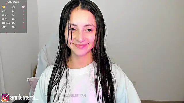 Snapshot of annie_mora chatting on 02-25-25, 03:09 annie mora online show from 02-25-25, 03:09