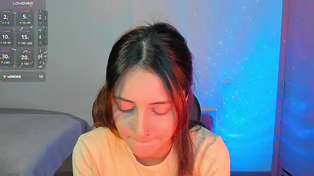 Snapshot of annie_mora chatting on 09-24-25, 02:48 annie mora online show from 09-24-25, 02:48