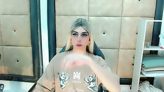 Daniela Pink  online show from 02-16-25, 08:55