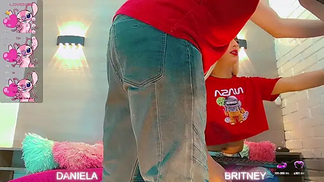 Daniela Pink  online show from 03-06-25, 08:48