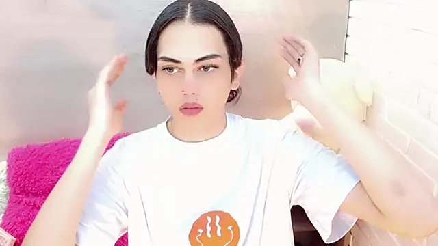 Daniela Pink  online show from 10-27-25, 08:46