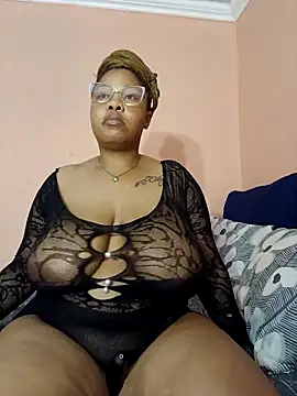 Snapshot of Fantasy1976 chatting on 09-24-25, 06:33 Fantasy1976 online show from 09-24-25, 06:33