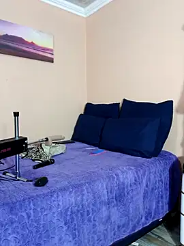 Snapshot of Fantasy1976 chatting on 10-17-25, 04:20 Fantasy1976 online show from 10-17-25, 04:20