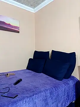 Snapshot of Fantasy1976 chatting on 10-21-25, 02:51 Fantasy1976 online show from 10-21-25, 02:51