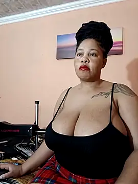 Snapshot of Fantasy1976 chatting on 11-27-25, 04:25 Fantasy1976 online show from 11-27-25, 04:25