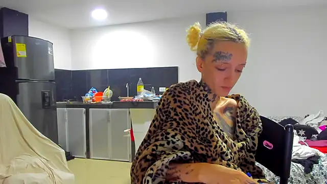 barbara anal squirt  online show from 03-12-25, 05:35