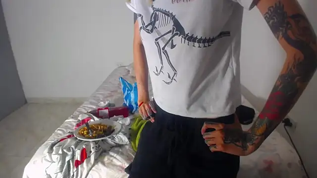 barbara anal squirt  online show from 04-22-26, 10:00