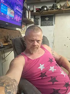 Snapshot of MagicAdmiralty5 chatting on 10-04-25, 07:06 MagicAdmiralty5 online show from 10-04-25, 07:06