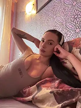 Kristis43 online show from 04-28-26, 03:50