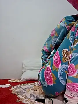 Snapshot of altinya chatting on 05-16-26, 07:34 altinya online show from 05-16-26, 07:34