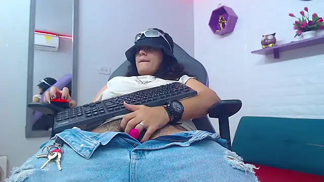 snowflake xxx online show from 02-07-25, 01:15