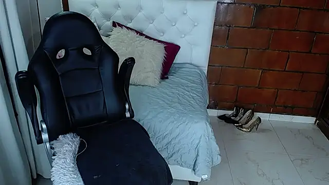 Snapshot of Maira_B chatting on 09-28-25, 01:49 Maira B online show from 09-28-25, 01:49